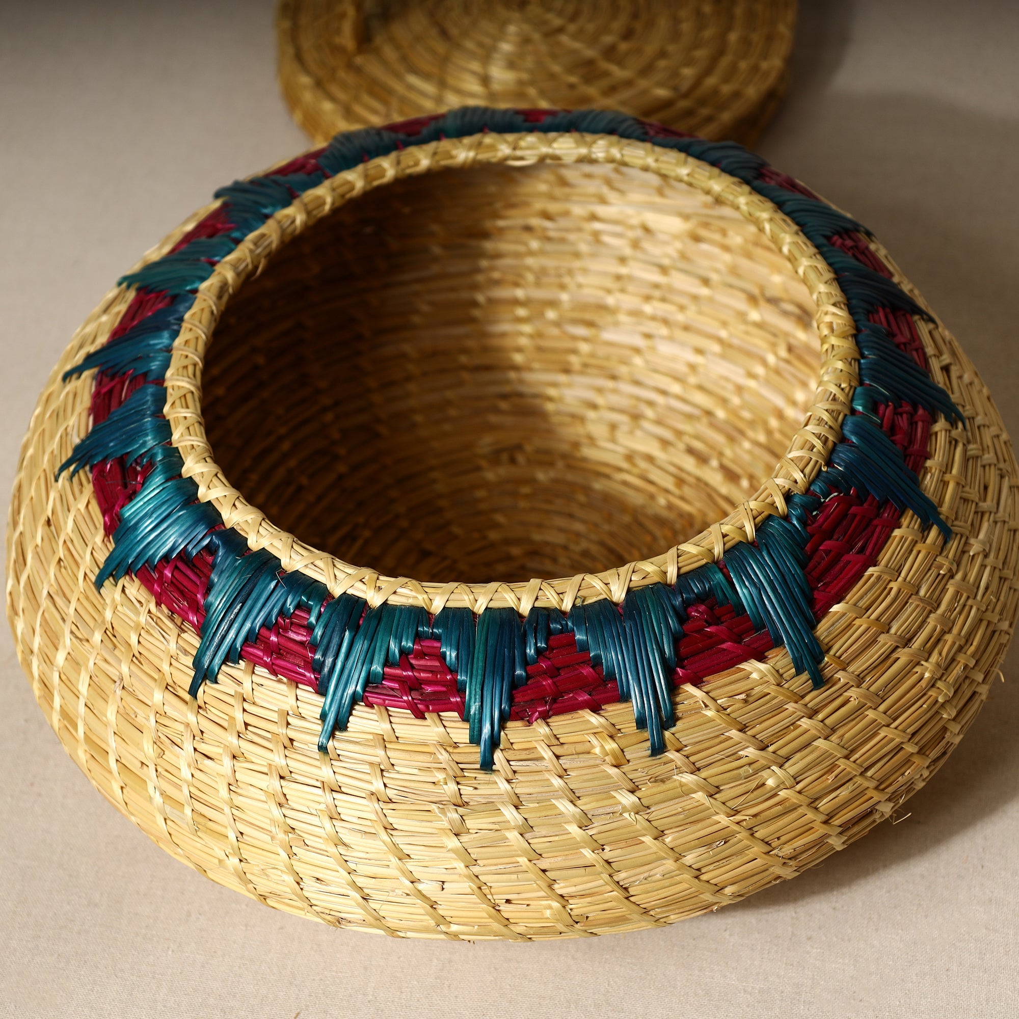 ITOKRI CRAFTS INITIATIVE Beige - Handmade Sikki Grass Multipurpose Basket with Lid (Big) - view 3