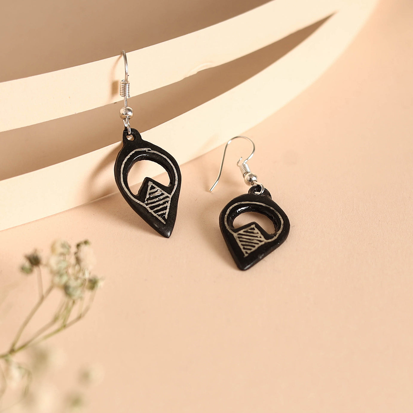 ITOKRI CRAFTS INITIATIVE Bidri Work Pure Silver Inlay Earrings 01 - view 2