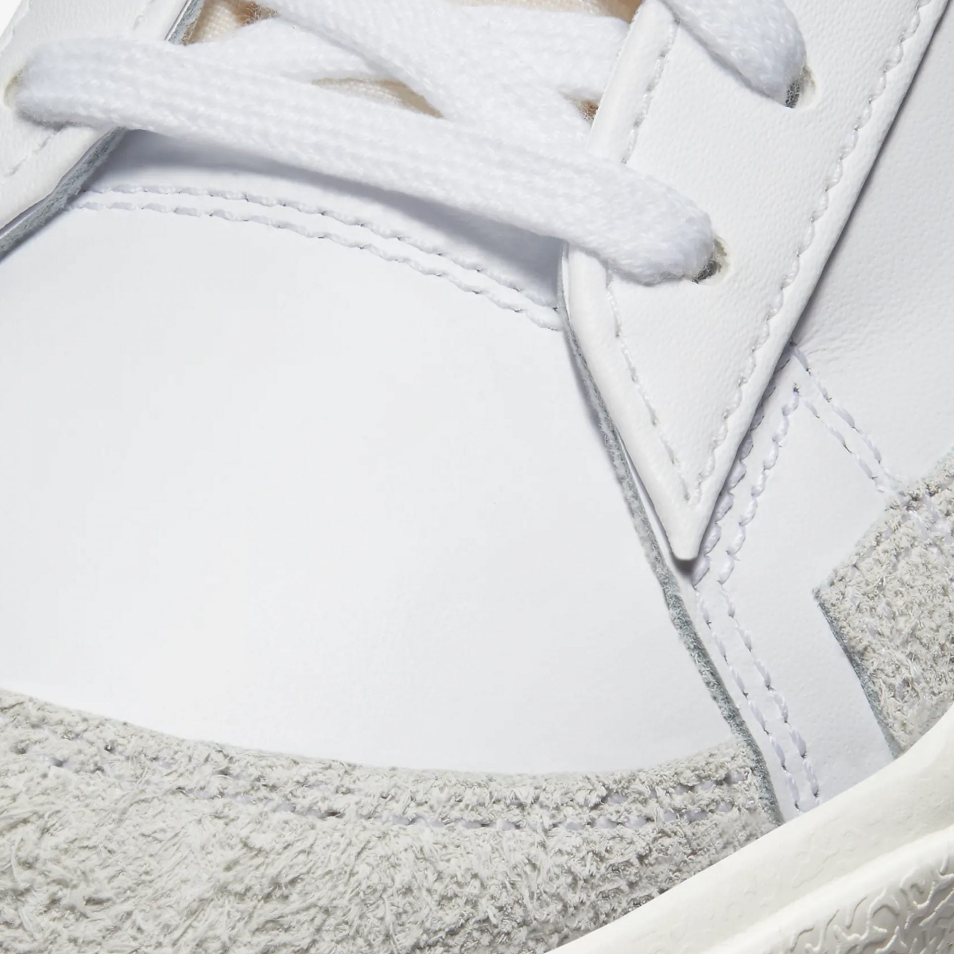 Nike | BLAZER LOW '77 VINTAGE { WHITE/BLACK - view 2