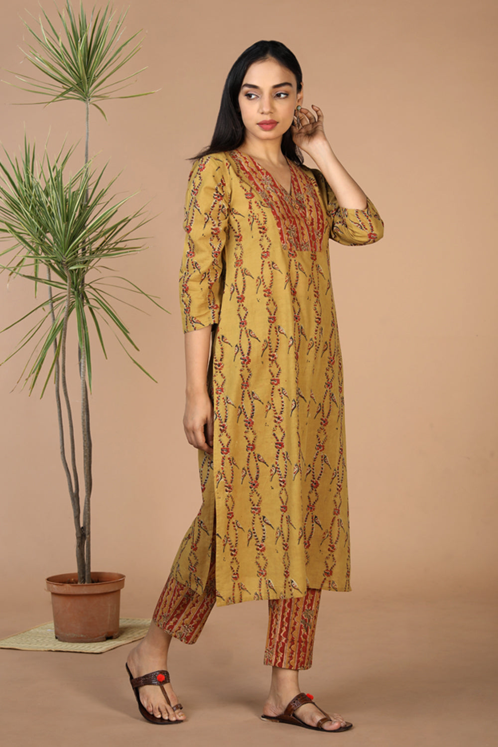 Kalanjali Ethnics Kalamkari kurta with pants set