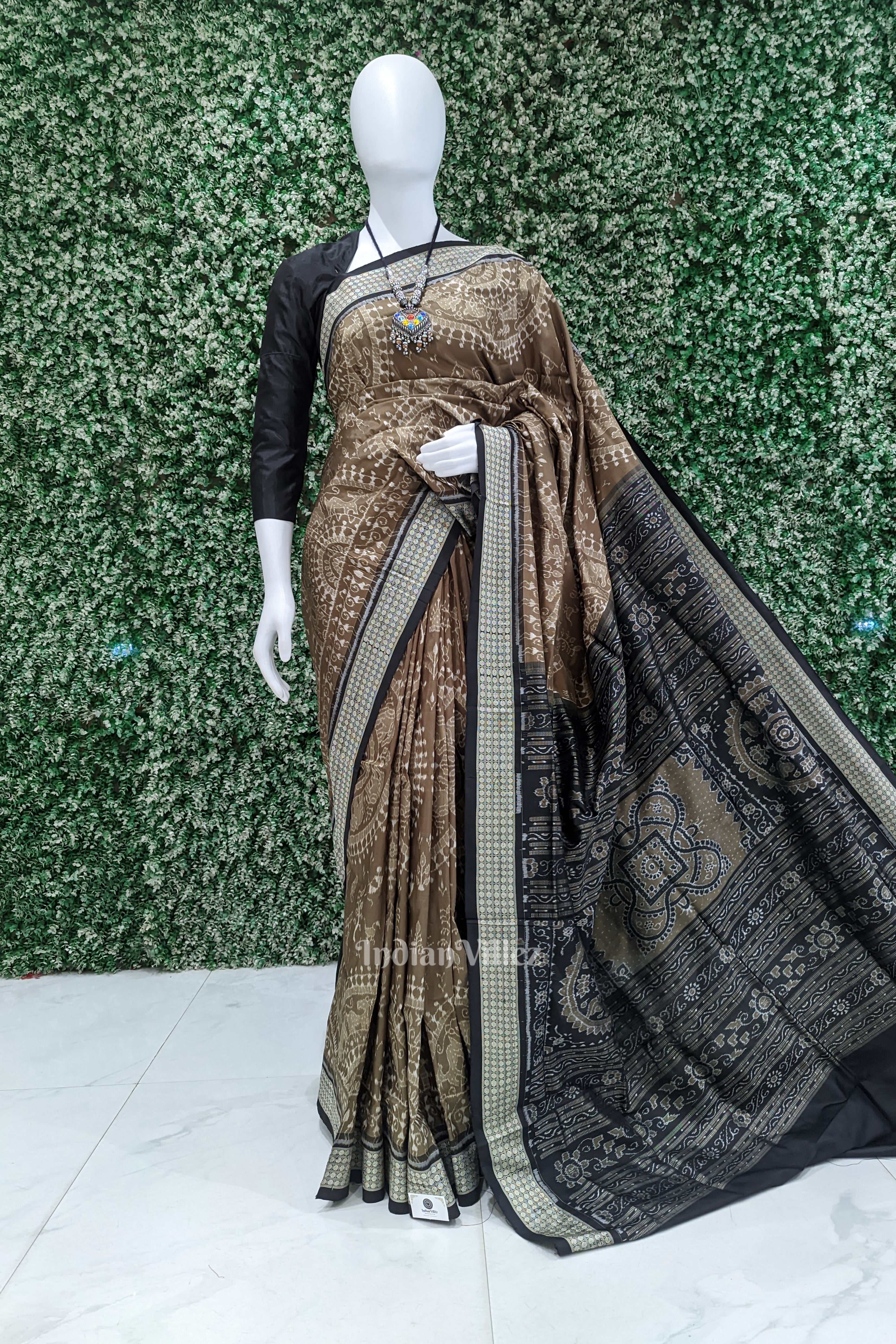 IndianVillèz Trtout Grey Odisha Ikat Sambalpuri Silk Saree