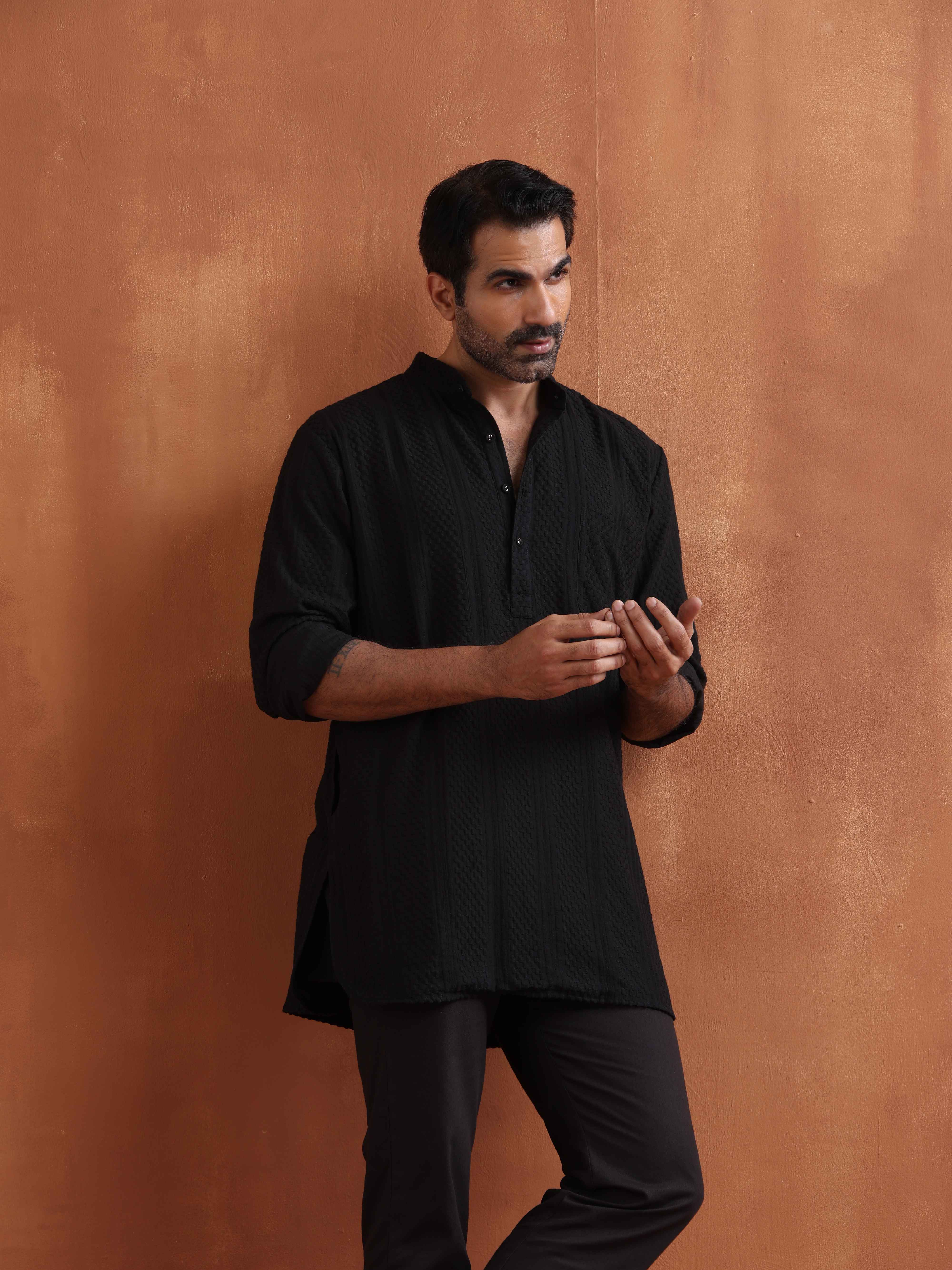trueBrowns Men's Black Textured Cotton Dobby Short Kurta - view 2