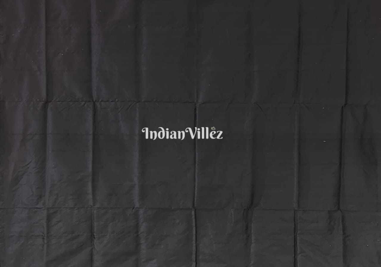 IndianVillèz Black Red Floral Design Bomkai Silk Saree - view 5