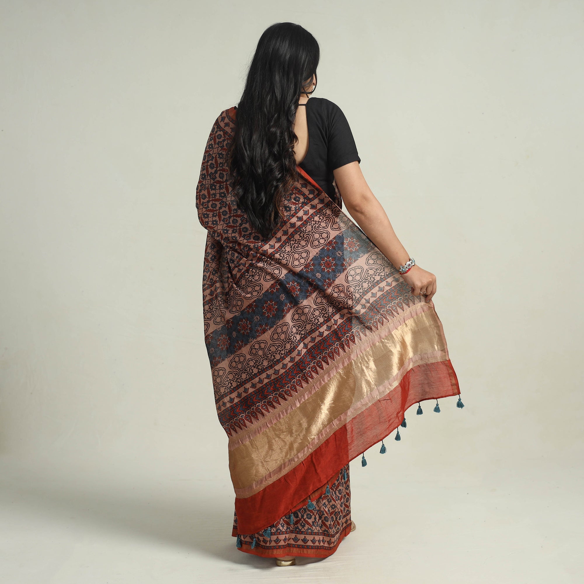 AJRAKH BY JABBAR KHATRI Brown - Chanderi Silk Block Printed Ajrakh Saree 01 - view 6