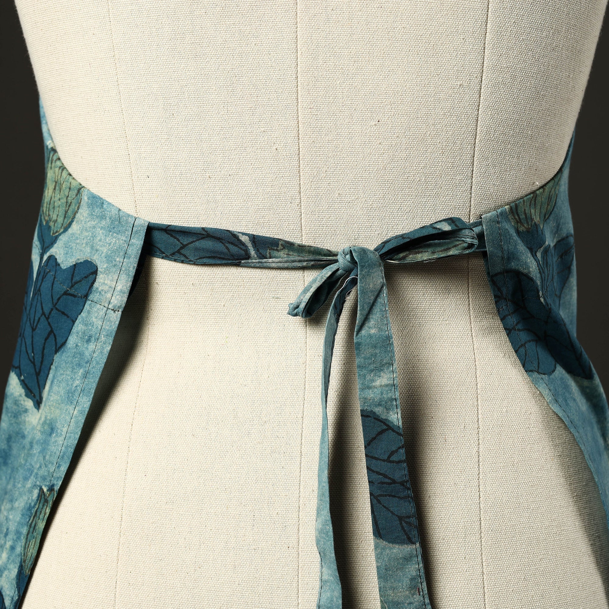 JALPARI Blue - Bagru Block Print Cotton Apron with Pocket 22 - view 5