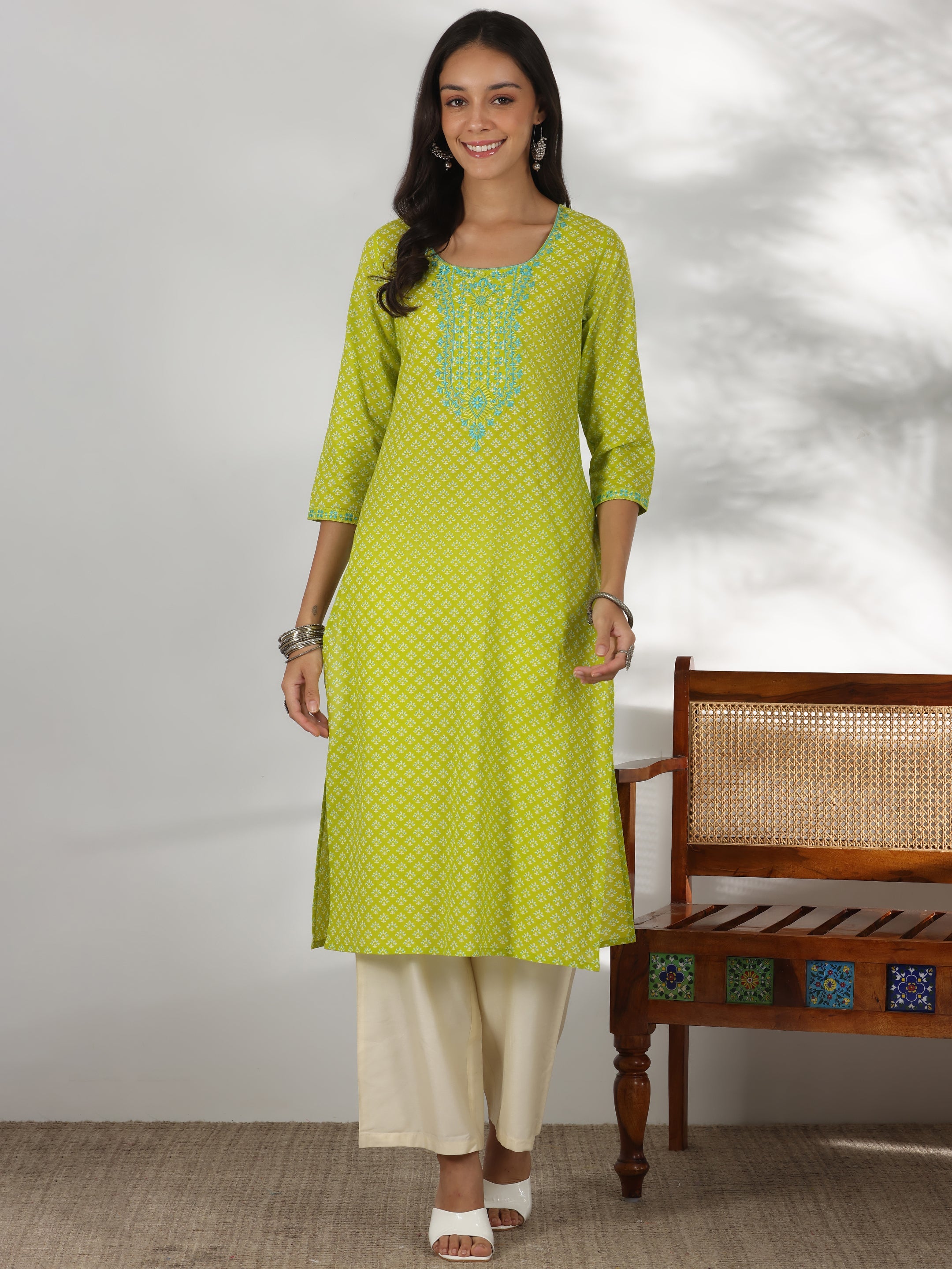 Libas Green Printed Cotton Straight Kurta - view 2