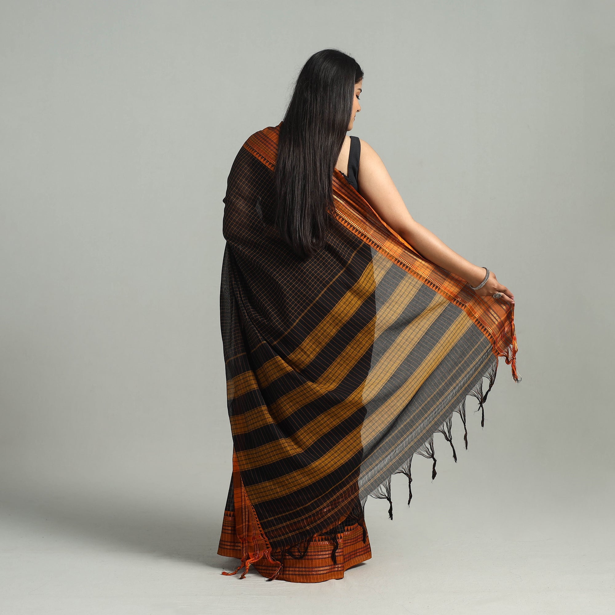 SOUTH KARGHA Black - Dharwad Cotton Saree with Zari Border - view 4