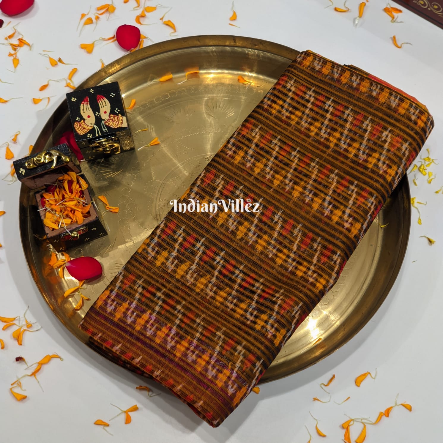 IndianVillèz Multicolored Pochampally Ikat Silk Handloom Saree