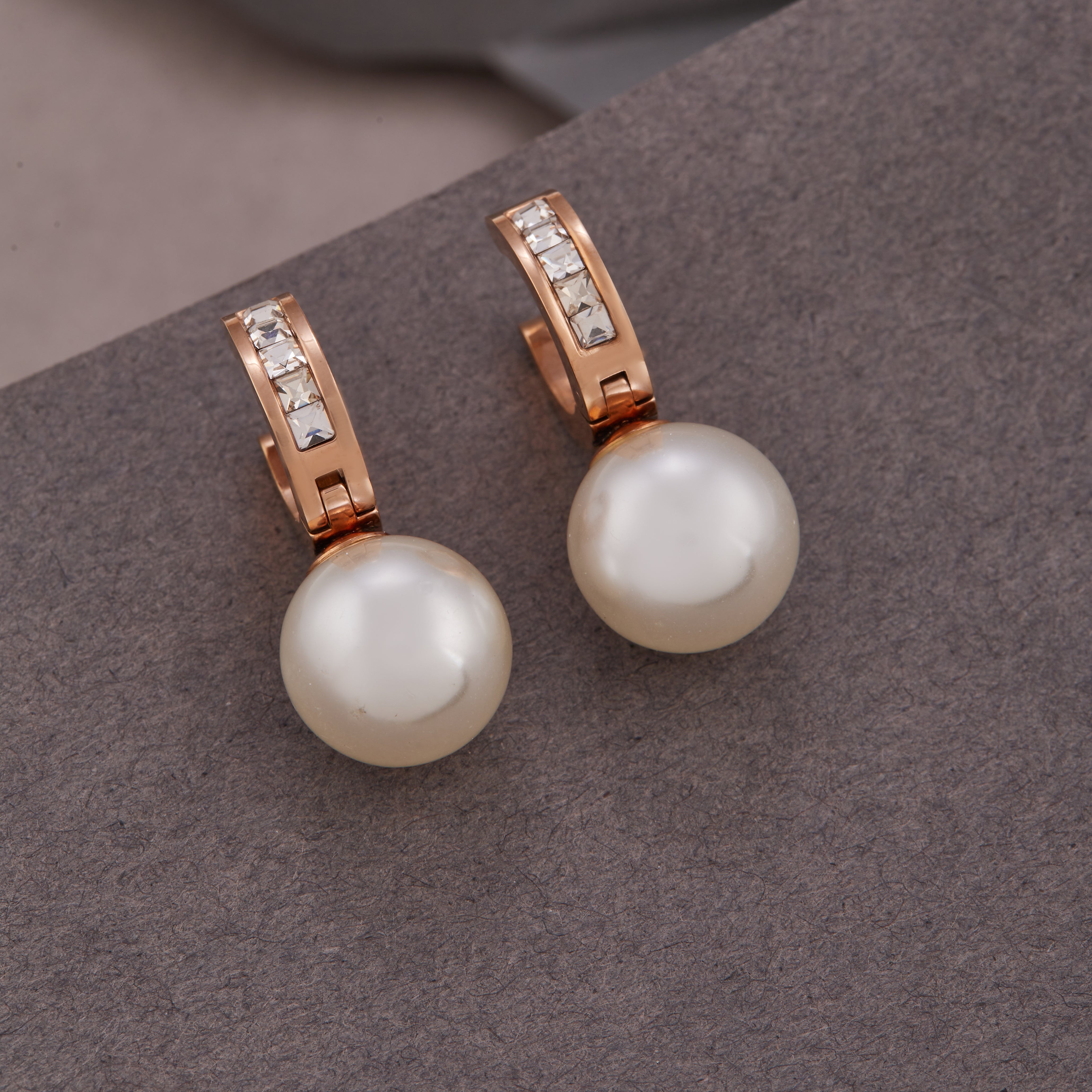Branta Fashionable Pearl Earrings For Women - view 2