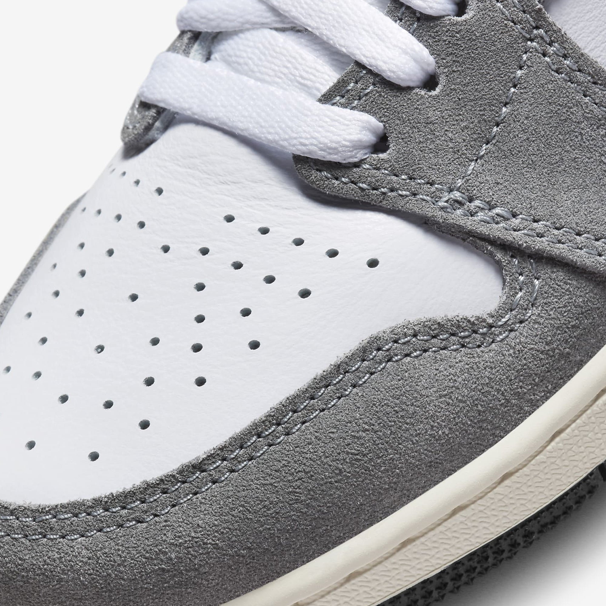 Jordan | AIR JORDAN 1 HIGH OG { BLACK/WHITE/LIGHT SMOKE GREY - view 3