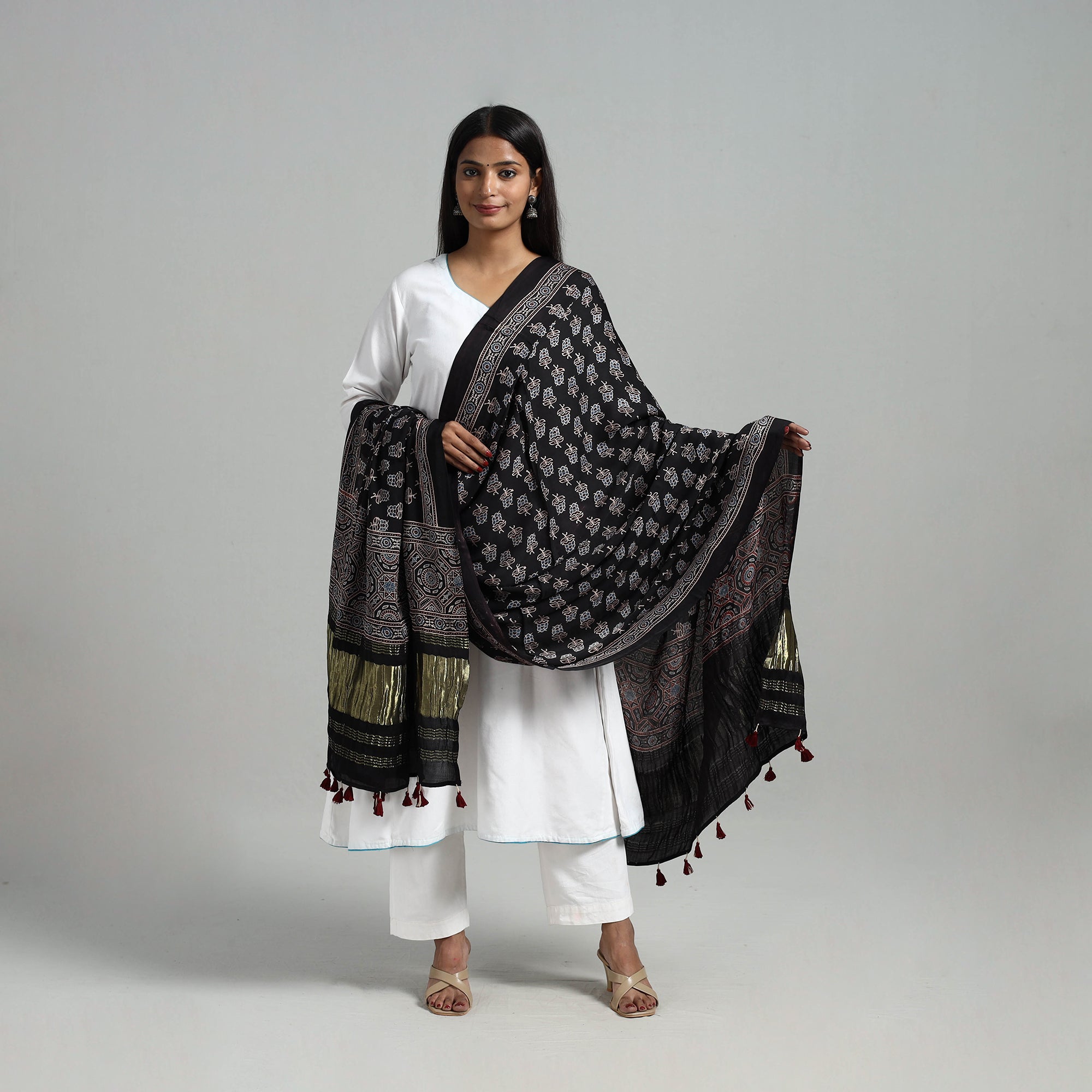 RIYAZ ABDULMAJID KHATRI - AJRAKH Black - Modal Silk Block Print Ajrakh Dupatta 01