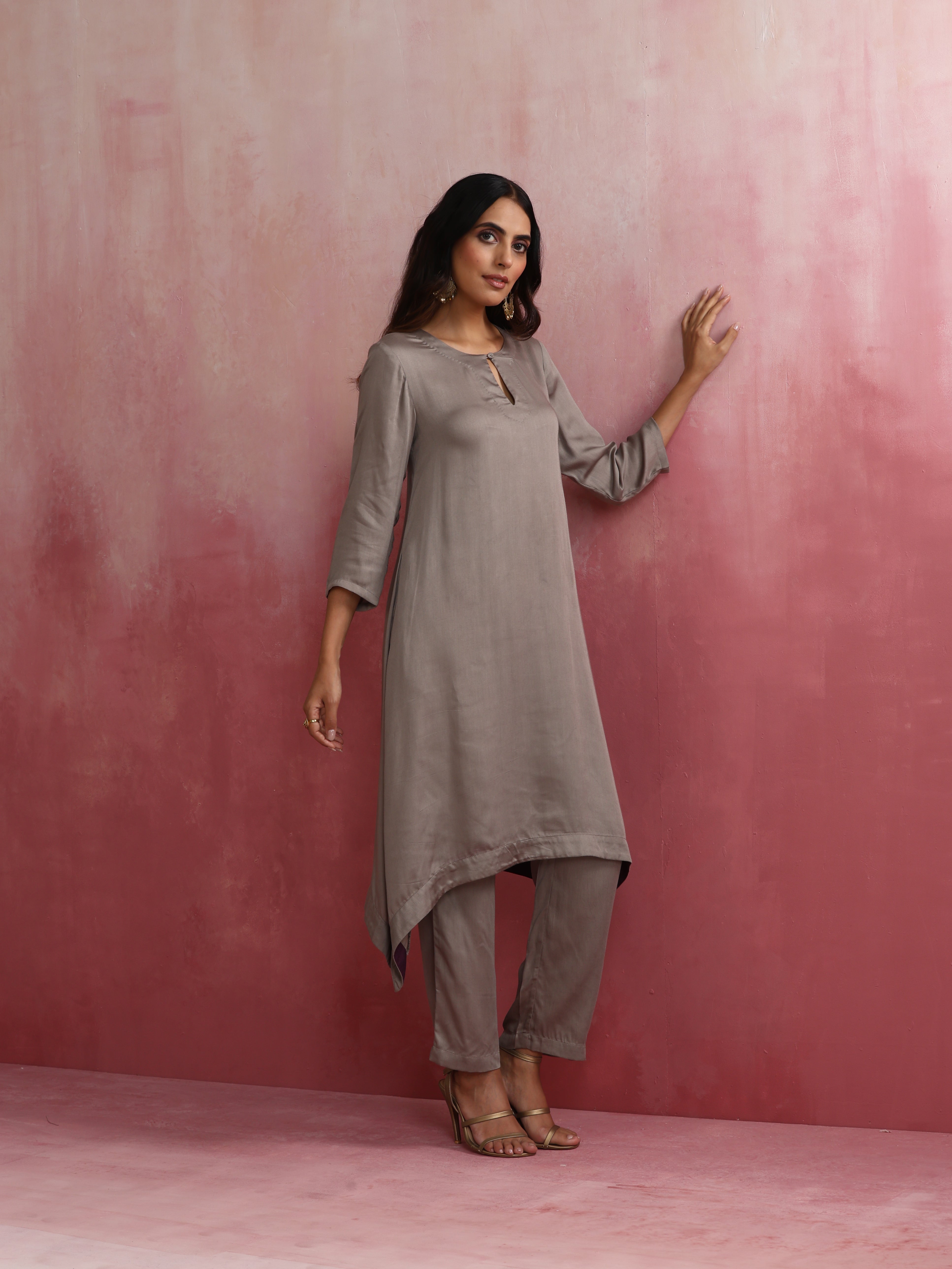 trueBrowns Grey High low Kurta Set - view 2