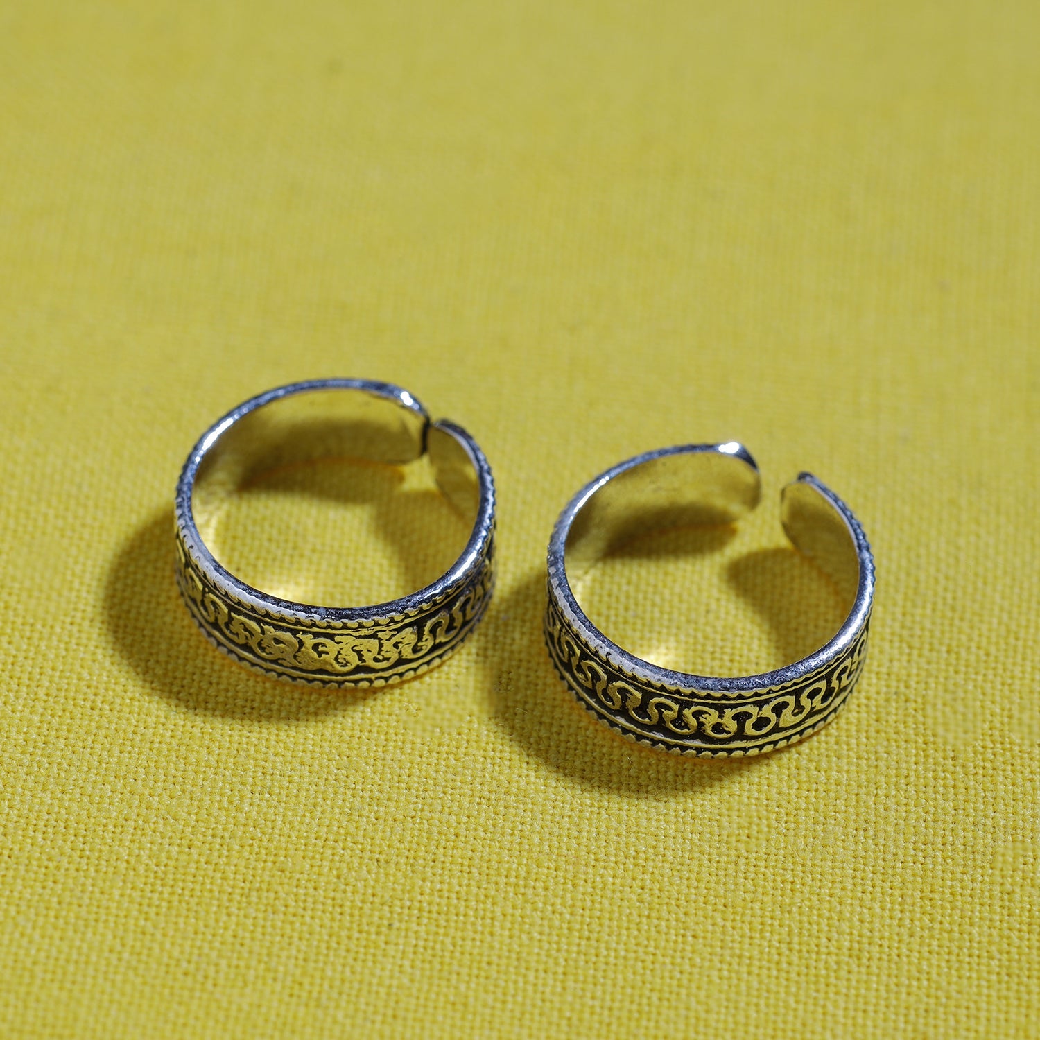 HAVELI CHRONICLES Antique Padma Sterling Silver Toe Rings (Adjustable)