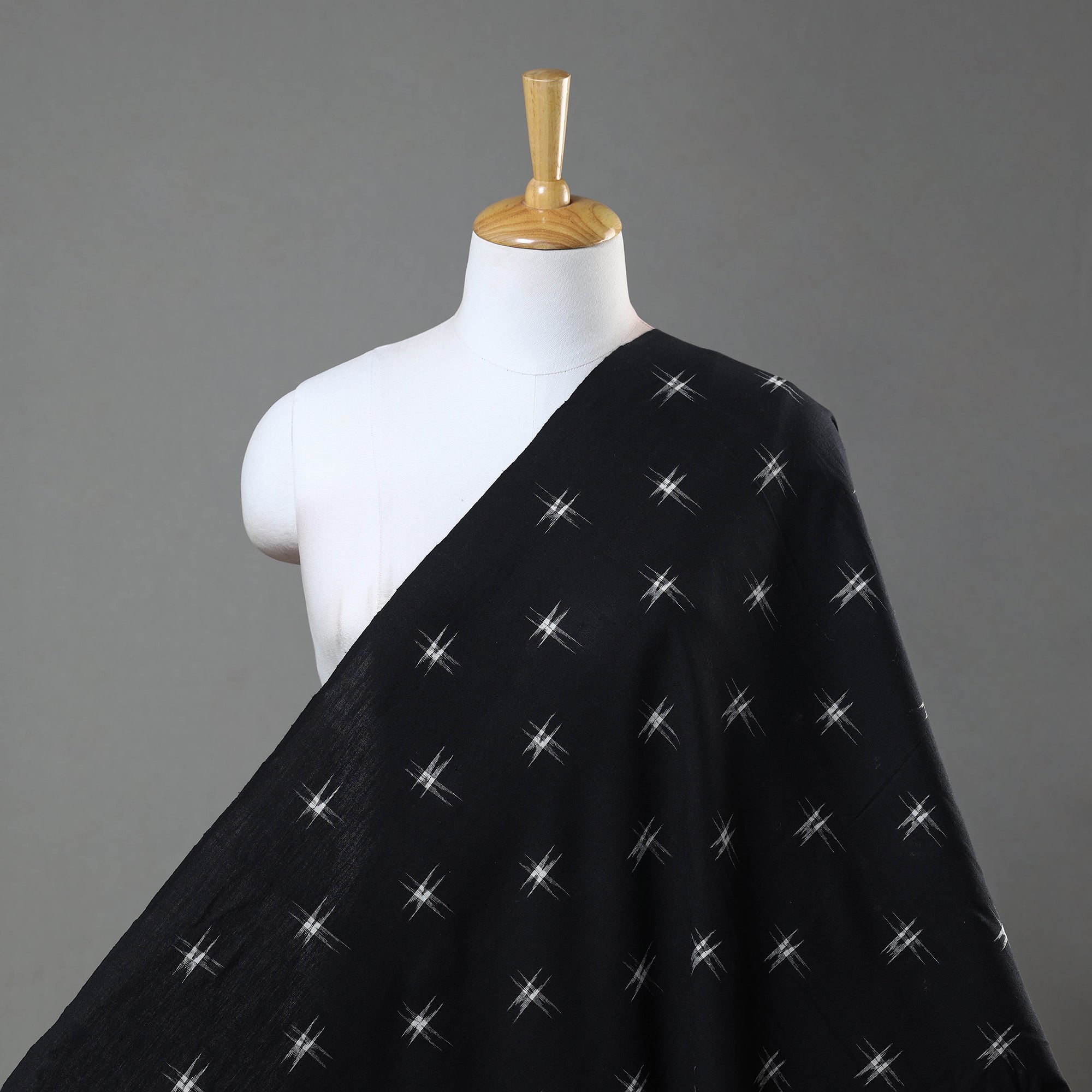 SOUTH KARGHA Black - Handloom Cotton Pochampally Double Ikat Fabric 02