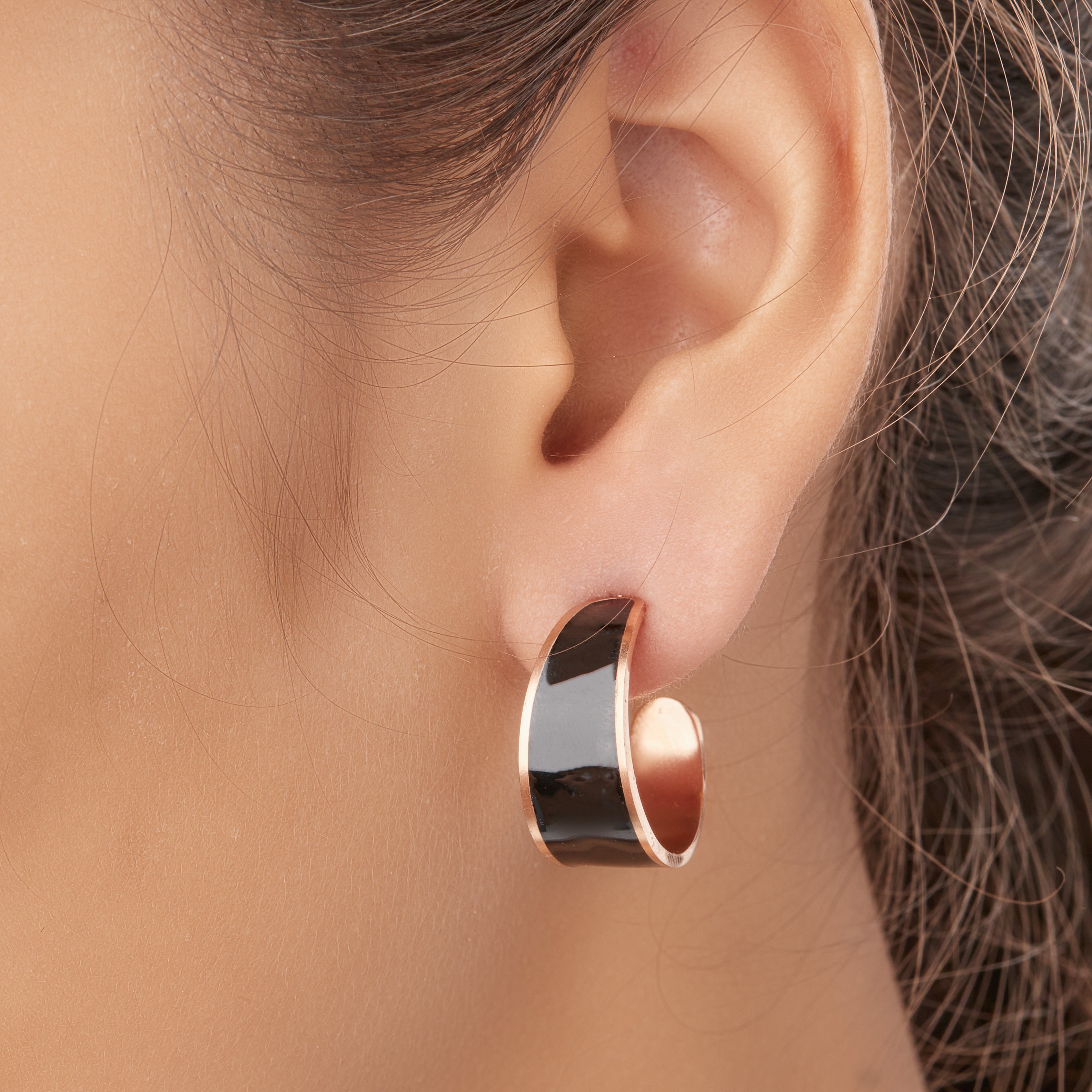 Branta Black Trendy Stud Earrings