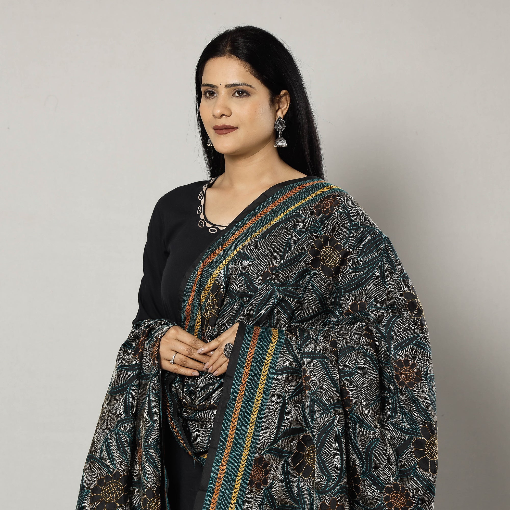 KHUSHBASH - HAPPY LOOM OF EAST Black - Bengal Nakshi Kantha Embroidery Tussar Silk Handloom Dupatta - view 2