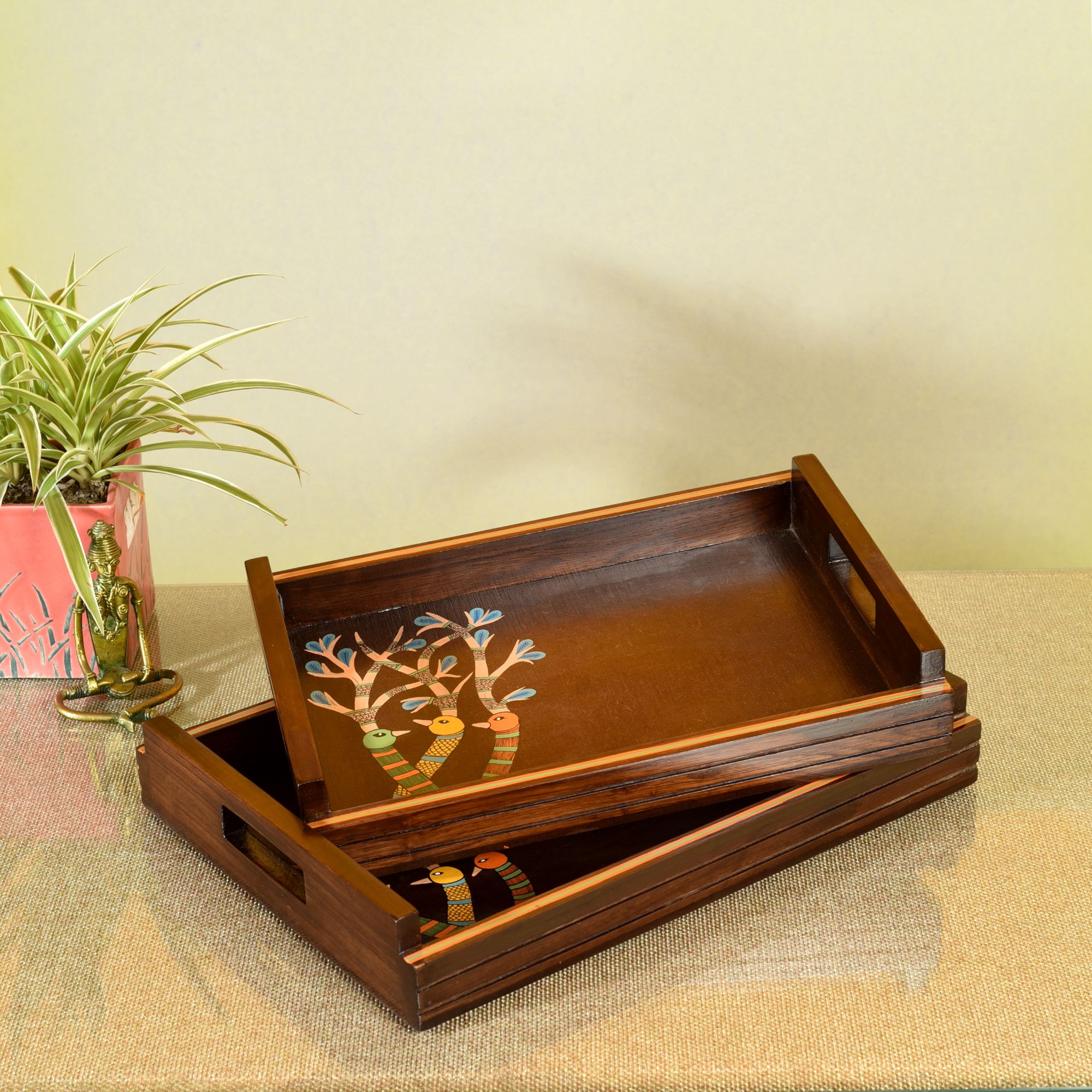 ART CREATIONS BY SUMAN SONTHALIA Brown - Chriping Birds Handcrafted Serving Tray (Set of 2)