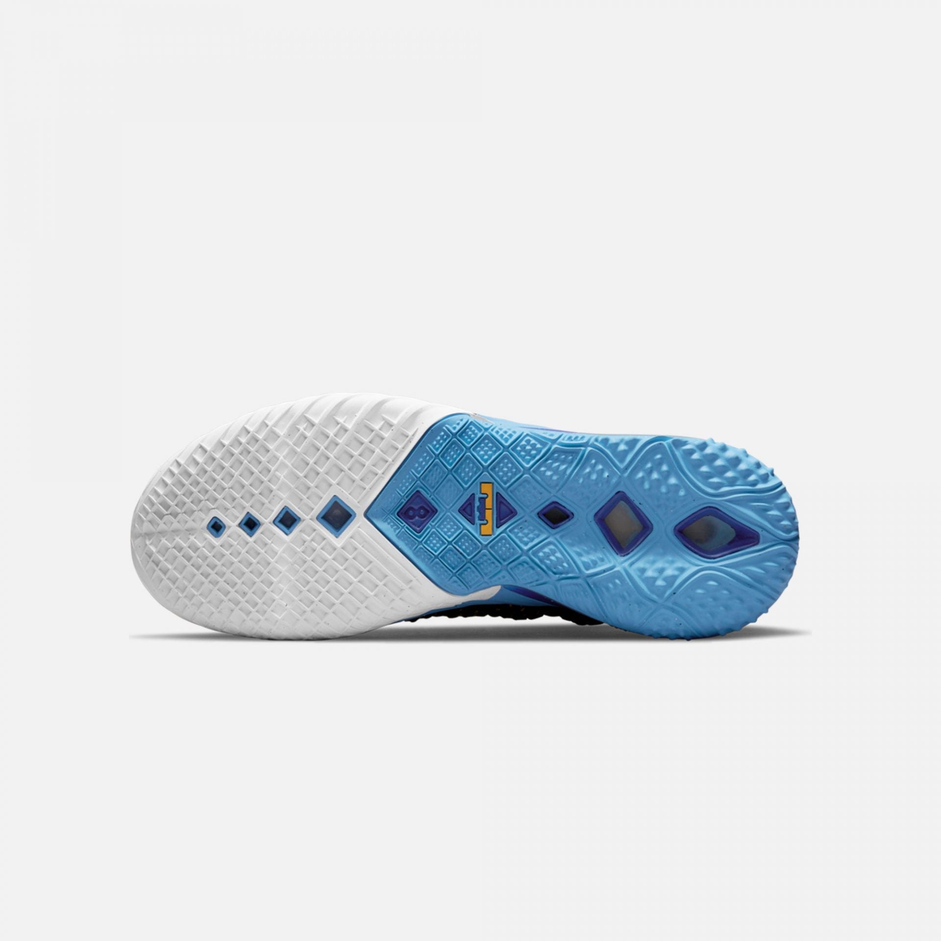 Nike | LEBRON 18 { DYNASTY - view 3